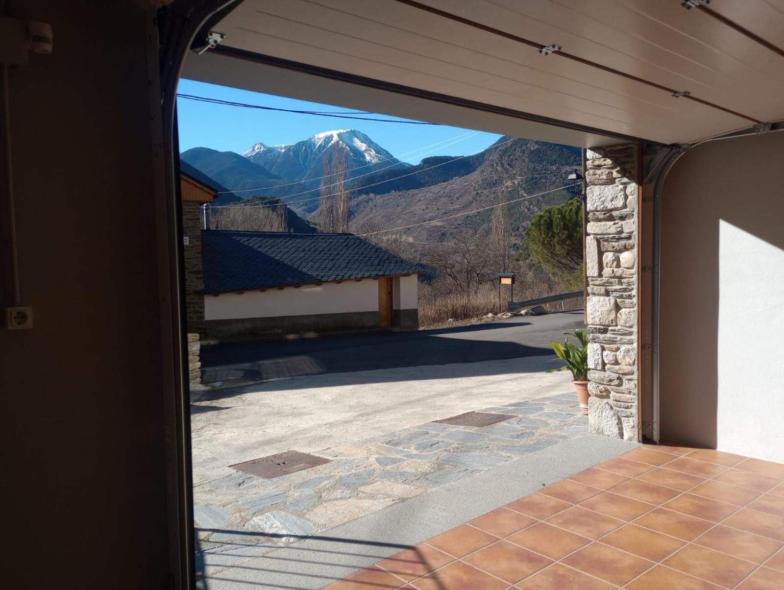 Apartaments Rural Berrós La Guingueta D'Aneu Exterior foto