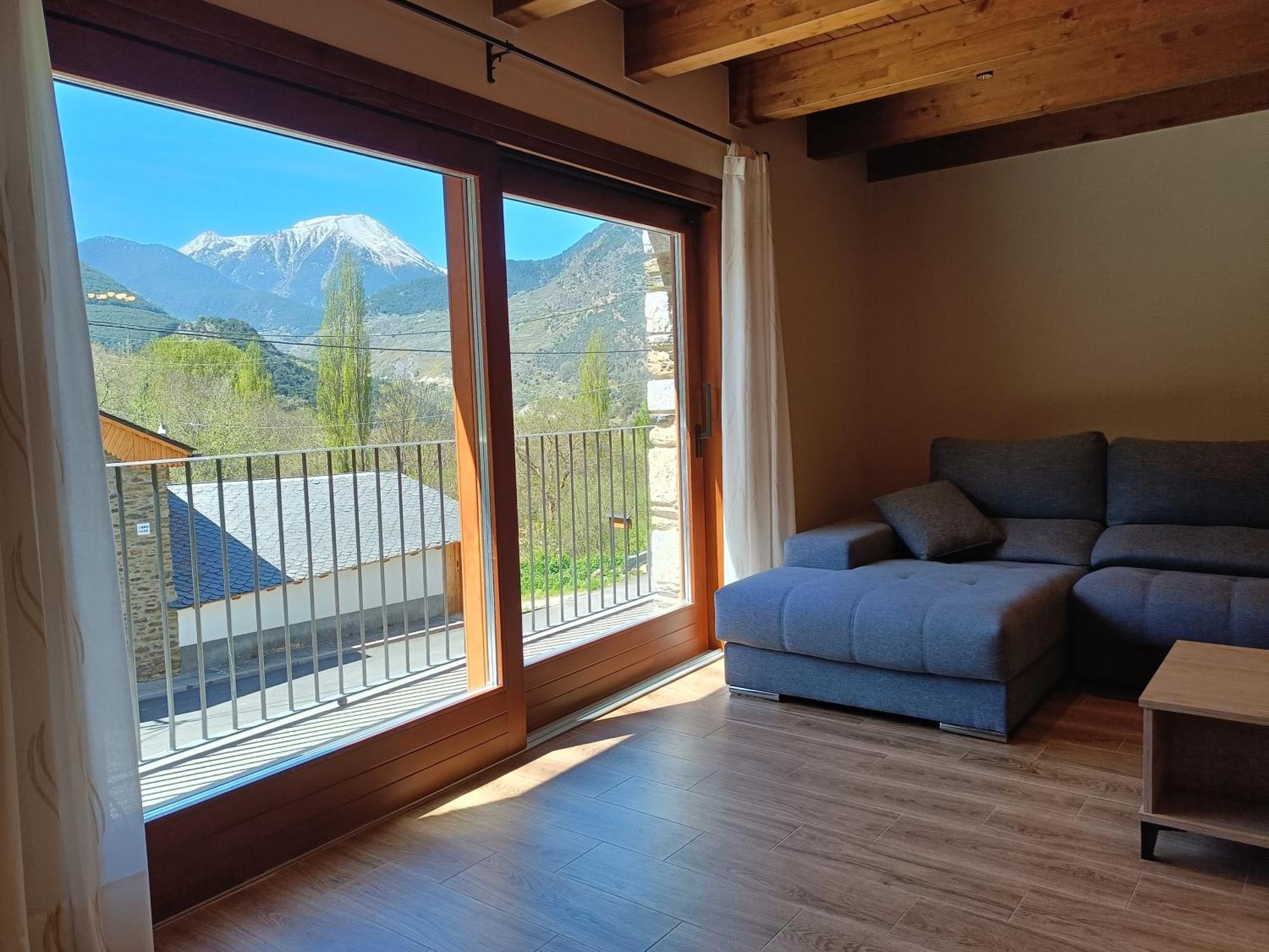 Apartaments Rural Berrós La Guingueta D'Aneu Exterior foto