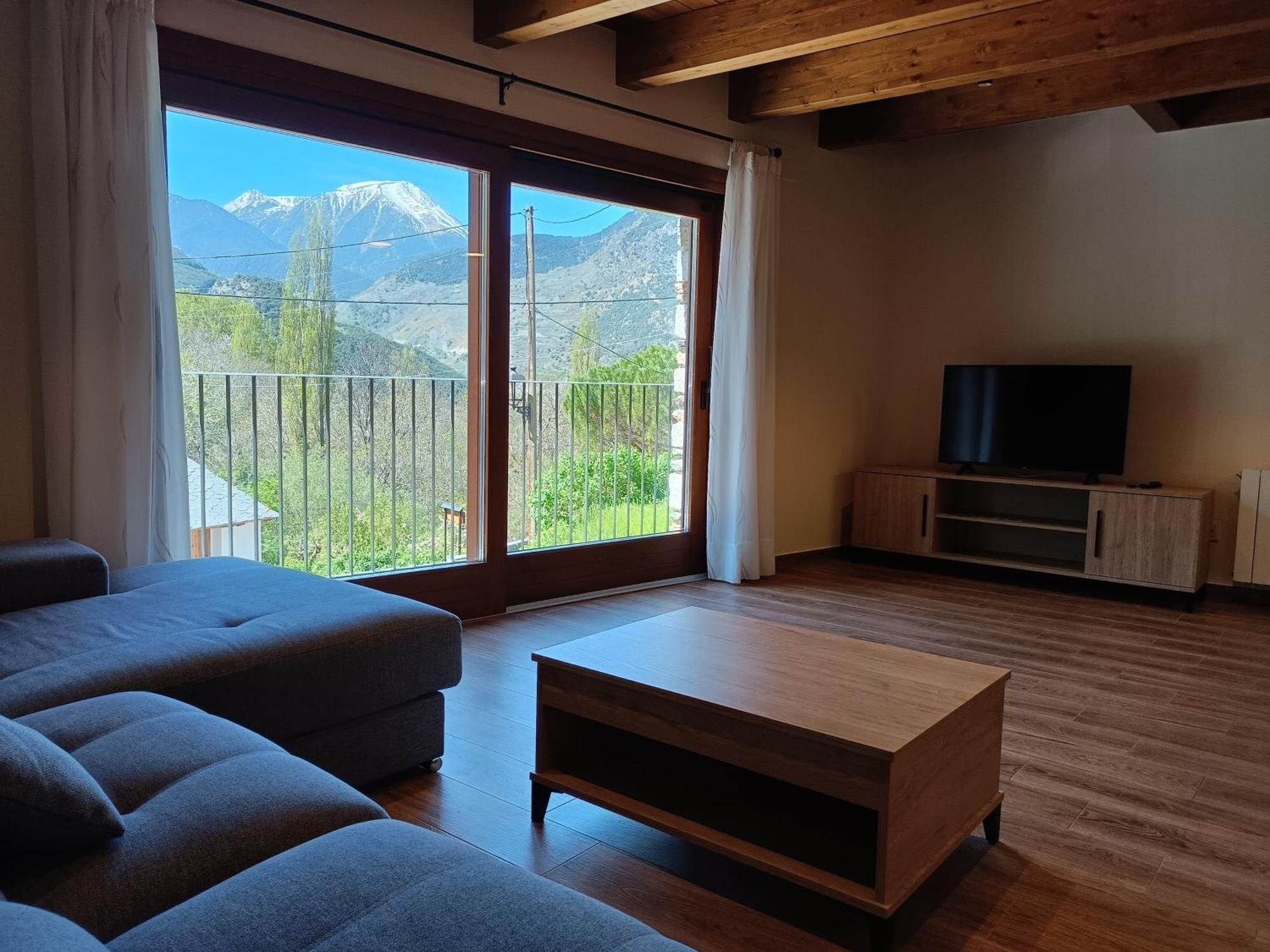 Apartaments Rural Berrós La Guingueta D'Aneu Exterior foto